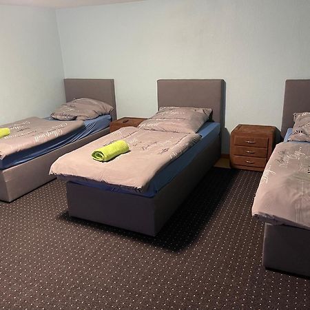 Chambre Avec 3 Lits Trewir Zewnętrze zdjęcie